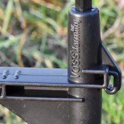 10x VOSS.farming Fiberglaspfähle, Schwarz, 110cm, 4x Isolator + Spezialtritt -Optimal Ranchzaun Geschäft 27518.10 VOSS.farming ovale Fiberglaspfaehle mit Fusstritt und Metallspitze