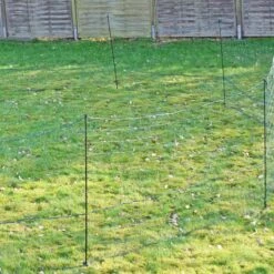 VOSS.farming 50m Hühnernetz Mit Durchgang, 125cm, 21 Pfähle, 2 Spitzen, Grün, Ohne Strom -Optimal Ranchzaun Geschäft 27770 27772 VOSS.farming Huehnernetz Gefluegelnetz aufgebaut 125cm ohne Strom