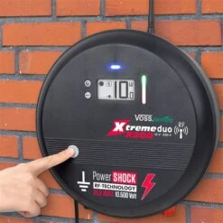 VOSS.farming "Xtreme Duo X200 RF" - Profi-Weidezaungerät 20J, Fernsteuerbar, Sehr Stark Für 230V/12V 30 VOSS.farming "Xtreme Duo X200 RF" - Profi-Weidezaungerät 20J, Fernsteuerbar, Sehr Stark Für 230V/12V -Optimal Ranchzaun Geschäft 41565 voss farming xtreme duo x200 rf keine laufenden kosten