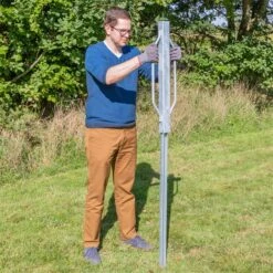 VOSS.farming Handramme Für Wildzäune, Z-Profilpfosten, Verzinkt 24 VOSS.farming Handramme Für Wildzäune, Z-Profilpfosten, Verzinkt -Optimal Ranchzaun Geschäft 42235 voss farming ramme fuer zprofil metallpfaehle anwendung 3