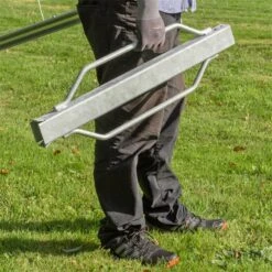 VOSS.farming Handramme Für Wildzäune, Z-Profilpfosten, Verzinkt 19 VOSS.farming Handramme Für Wildzäune, Z-Profilpfosten, Verzinkt -Optimal Ranchzaun Geschäft 42235 voss farming ramme fuer zprofil metallpfaehle praxisbild