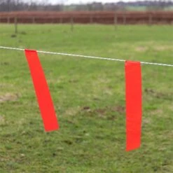 VOSS.farming Fladry Seil Mit Fähnchen, Wild & Wolfsabwehr, 100m, Elektrifizierbar 21 VOSS.farming Fladry Seil Mit Fähnchen, Wild & Wolfsabwehr, 100m, Elektrifizierbar -Optimal Ranchzaun Geschäft 42490 turbo voss farming fladry band lappenzaun 100m gut sichtbar