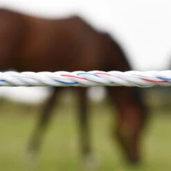 VOSS.farming Weidezaunseil 200m, Ø 6mm, 6x0,25 HPC® Powerleiter, Qualitäts Weidekordel, Weiß 19 VOSS.farming Weidezaunseil 200m, Ø 6mm, 6x0,25 HPC® Powerleiter, Qualitäts Weidekordel, Weiß -Optimal Ranchzaun Geschäft 4260042601 VOSS.farming Weidezaun Seil HPC Pferde Ponys 1