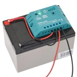 VOSS.farming 12 Volt - 12 Ah Blei-Vlies-Akku Mit Laderegler -Optimal Ranchzaun Geschäft 43714 voss farming 12v akku mit laderegler fuer den weidezaun