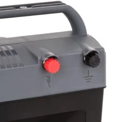 VOSS.farming "KAPPA 7" Multifunktions-Weidezaungerät Für 9V, 12V Und 230V Betrieb -Optimal Ranchzaun Geschäft 43852 voss farming 9v batteriegeraet weidezaungeraet anschluesse kappa 7