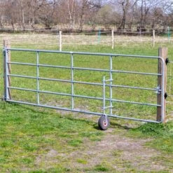 2x VOSS.farming Abstandshalter Für Weidetor-Stützrad, Verzinkt 35 2x VOSS.farming Abstandshalter Für Weidetor-Stützrad, Verzinkt -Optimal Ranchzaun Geschäft 43887 voss farming abstandshalter stuetzrad metalltor praxisbild 11