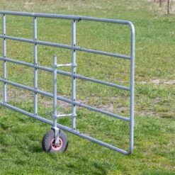 2x VOSS.farming Abstandshalter Für Weidetor-Stützrad, Verzinkt 33 2x VOSS.farming Abstandshalter Für Weidetor-Stützrad, Verzinkt -Optimal Ranchzaun Geschäft 43887 voss farming abstandshalter stuetzrad metalltor praxisbild 15