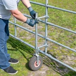 2x VOSS.farming Abstandshalter Für Weidetor-Stützrad, Verzinkt 27 2x VOSS.farming Abstandshalter Für Weidetor-Stützrad, Verzinkt -Optimal Ranchzaun Geschäft 43887 voss farming abstandshalter stuetzrad weidetor einfache montage 2