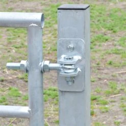 2x VOSS.farming Metall-Pfosten Für Weidetore, 200cm -Optimal Ranchzaun Geschäft 43900 8 VOSS.farming Torpfosten Metall 200cm feuerverzinkt stabil