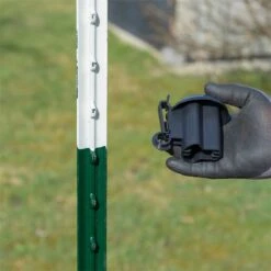 50x VOSS.farming Premium Kopfisolator Für T-Post, T-Pfosten, Schwarz, Sparpack 22 50x VOSS.farming Premium Kopfisolator Für T-Post, T-Pfosten, Schwarz, Sparpack -Optimal Ranchzaun Geschäft 44519 voss farming kopfisolator tpfosten praxisbild 1