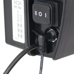 VOSS.farming "AVi 10.000 DIGITAL" - Starkes Weidezaungerät 12V-230V -Optimal Ranchzaun Geschäft 44687.p voss farming weidezaungeraet netzadapter angeschlossen