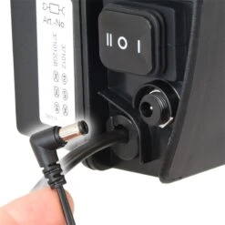 VOSS.farming "AVi 10.000 DIGITAL" - Starkes Weidezaungerät 12V-230V -Optimal Ranchzaun Geschäft 44687.p voss farming weidezaungeraet netzadapter anschliessen