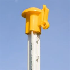 50x VOSS.farming Premium Kopfisolator Für T-Post, T-Pfosten, Gelb, Sparpack 26 50x VOSS.farming Premium Kopfisolator Für T-Post, T-Pfosten, Gelb, Sparpack -Optimal Ranchzaun Geschäft 44849 voss farming kopfisolator gelb tpfosten praxisbild 5