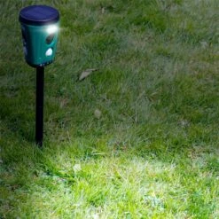 VOSS.sonic "360 Fusion" - 360° Ultraschall Tiervertreiber 29 VOSS.sonic "360 Fusion" - 360° Ultraschall Tiervertreiber -Optimal Ranchzaun Geschäft 45085 voss sonic 360fusion blitzlicht