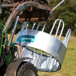 VOSS.farming Rundballenraufe, Heuraufe, Rundraufe Mit 8 Fressplätzen Und Palisadenfressgitter 19 VOSS.farming Rundballenraufe, Heuraufe, Rundraufe Mit 8 Fressplätzen Und Palisadenfressgitter -Optimal Ranchzaun Geschäft 45420 voss farming rundraufe fuer pferde rinder transport mit trecker