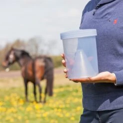VOSS.farming Auffangbehälter Bremsenfalle, Mit Schraubverschluss, Inkl. Deckel 19 VOSS.farming Auffangbehälter Bremsenfalle, Mit Schraubverschluss, Inkl. Deckel -Optimal Ranchzaun Geschäft 45453 VOSS.farming Bremsenfalle Auffangbehaelter Top Qualitaet