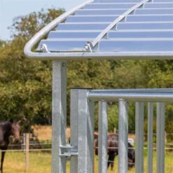 VOSS.farming Pferde-Viereckraufe, Rundballenraufe Mit Dach Und Fressgitter, Höhenverstellbar -Optimal Ranchzaun Geschäft 503903 voss farming viereckraufe mit dachkantenschutz extra robust 1