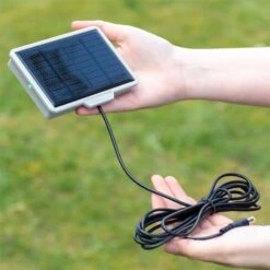 SET VOSS.farming „ChickenFriend“ Automatische Hühnerklappe + Tür 220x330mm + Solar Akku Set -Optimal Ranchzaun Geschäft 561877 voss farming solarakku set hochwertig 3