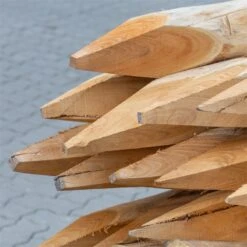 35x VOSS.farming Akazien-Pfähle Naturbelassen, Entrindet, Holzpfahl, 200cm, Ø 10-12cm 28 35x VOSS.farming Akazien-Pfähle Naturbelassen, Entrindet, Holzpfahl, 200cm, Ø 10-12cm -Optimal Ranchzaun Geschäft 69350 akazienpfaehle angespitzt fuer weideeinzaeunung 1