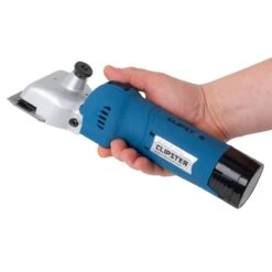 Kerbl Pferdeschermaschine "FarmClipper Akku2" Inkl. 2x Akkus 18 Kerbl Pferdeschermaschine "FarmClipper Akku2" Inkl. 2x Akkus -Optimal Ranchzaun Geschäft 85220 clipster handliche kraftvolle akku schermaschine