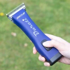 Aesculap "Durati Horse" Akkuschermaschine Für Pferd & Pony 24 Aesculap "Durati Horse" Akkuschermaschine Für Pferd & Pony -Optimal Ranchzaun Geschäft 85617 aesculap durati pferdeschermaschine akku praxisbild 1