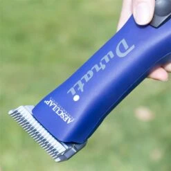 Aesculap "Durati Horse" Akkuschermaschine Für Pferd & Pony 27 Aesculap "Durati Horse" Akkuschermaschine Für Pferd & Pony -Optimal Ranchzaun Geschäft 85617 aesculap durati pferdeschermaschine akku praxisbild 4