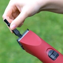 Kerbl Akku-Schermaschine "Profi" Für Detailschur, Inkl. 2 Akkus Und Scherkopf -Optimal Ranchzaun Geschäft 85620 akku schermaschine profi reinigungspinsel inklusive