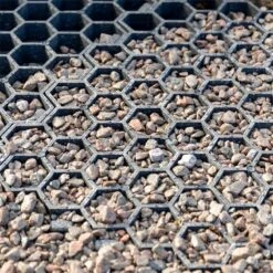 5x VOSS.farming Paddockplatten - 1m² Rasengitter, Paddockgitter, 50x40x4cm 37 5x VOSS.farming Paddockplatten - 1m² Rasengitter, Paddockgitter, 50x40x4cm -Optimal Ranchzaun Geschäft 87010 voss farming paddockplatte kies stabil